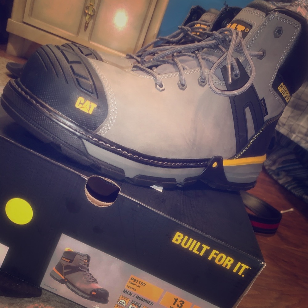 Cat men’s work boots